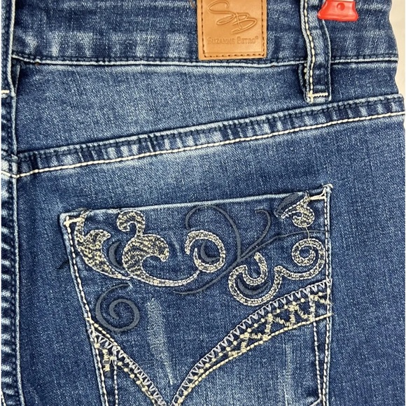 SUZANNE BETRO • Women’s Cropped Capri Jeans - Picture 3 of 8